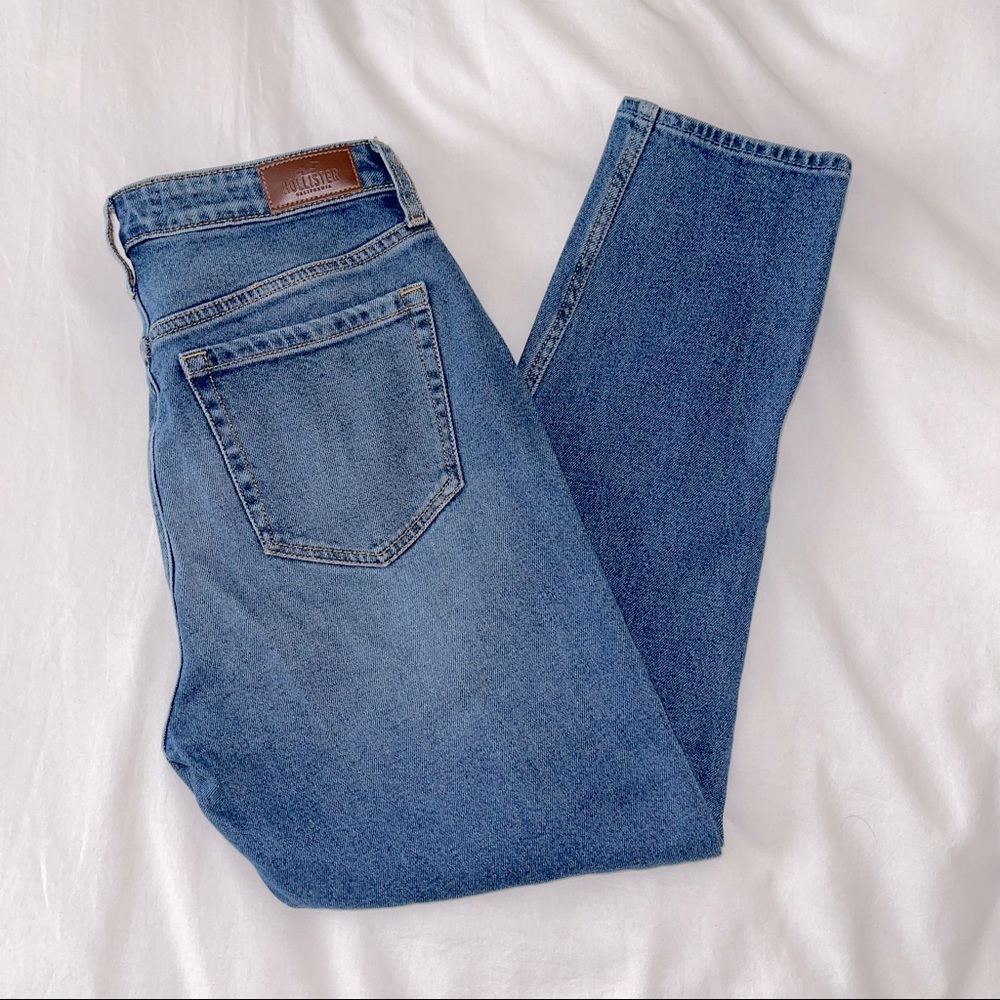 Ultra High-Rise Mom Jean